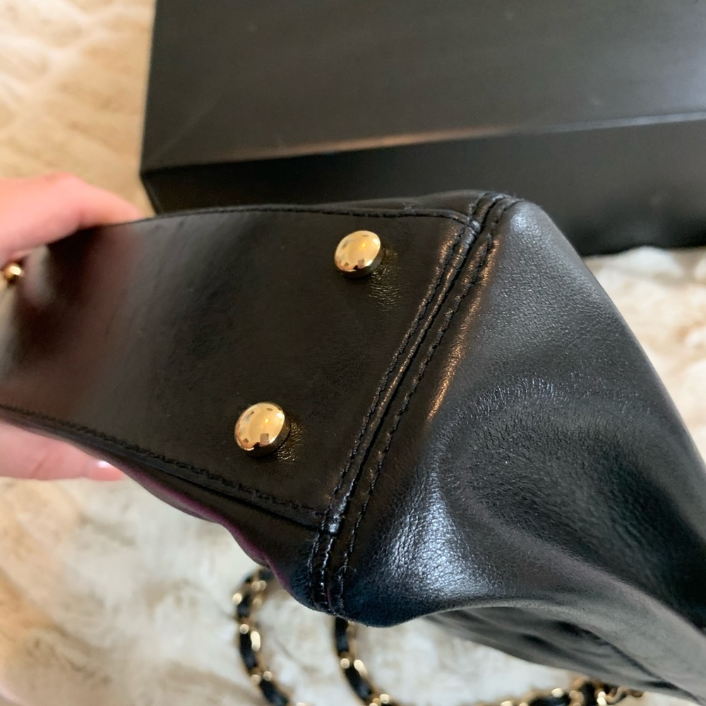 Chanel Vintage Petit Shopping Tote - Picture 4 of 8